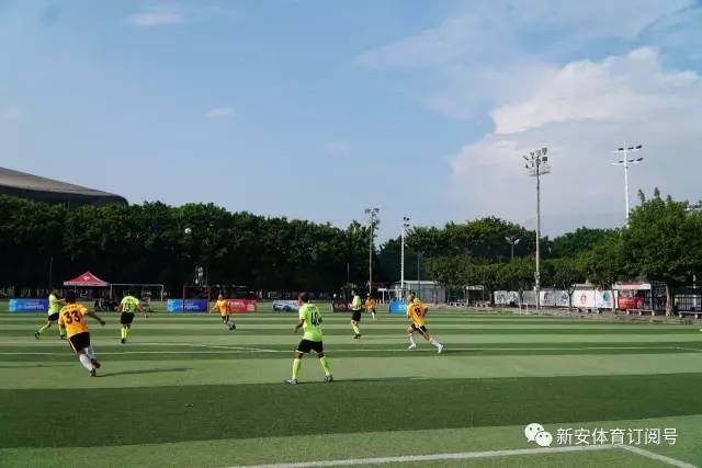 罗马诺：曼城签约18岁中卫朱马巴赫 转租给朗斯